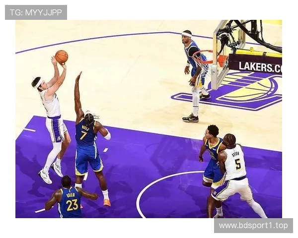 湖人再起交易风声克莱助阵东詹补强内线里夫斯联手欧文组新核力阵